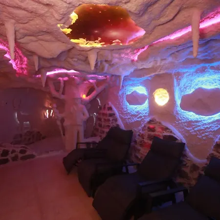 Molfar & карпати Hotel Saján