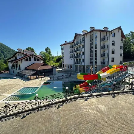 Hotel Molfar & карпати
