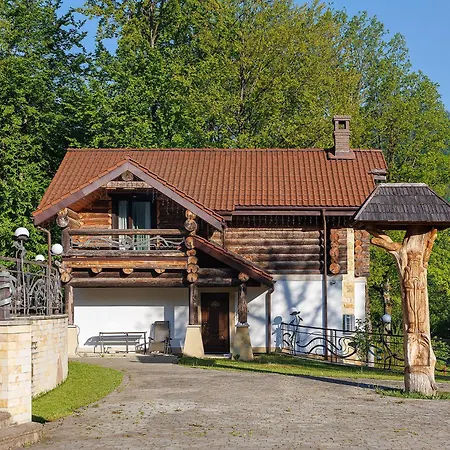 Hotel Molfar & карпати Saján