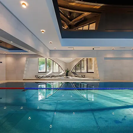Hotel Molfar & карпати