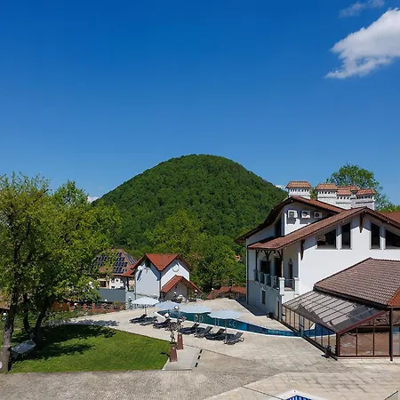 Molfar & карпати 5*