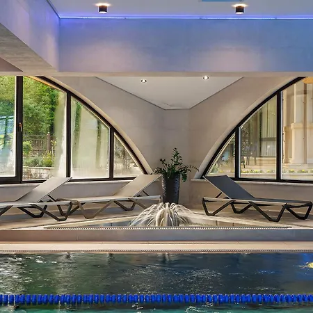 Hotel Molfar & карпати Saján