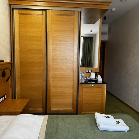 Molfar & карпати Hotel