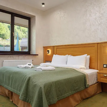 Hotel Molfar & карпати Saján