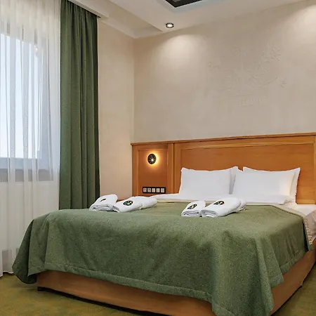 Szálloda Molfar & карпати 5*