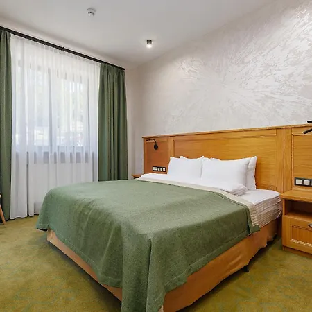 Molfar & карпати 5*