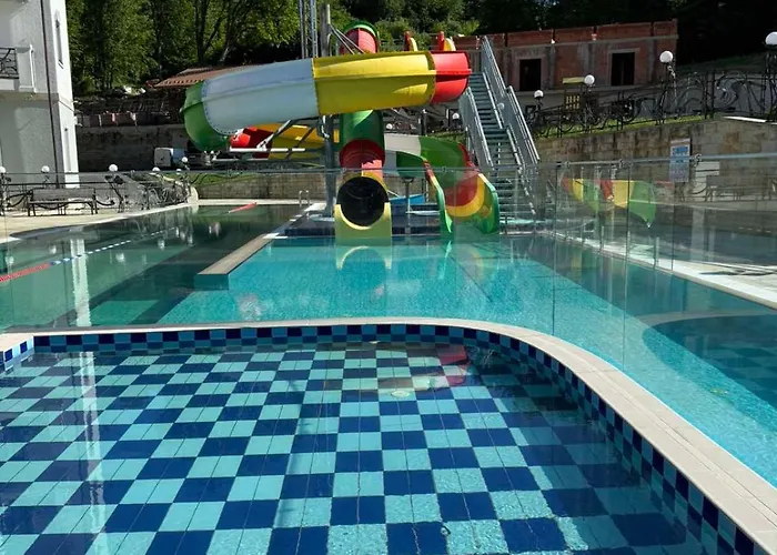 Molfar & карпати Hotel 5*