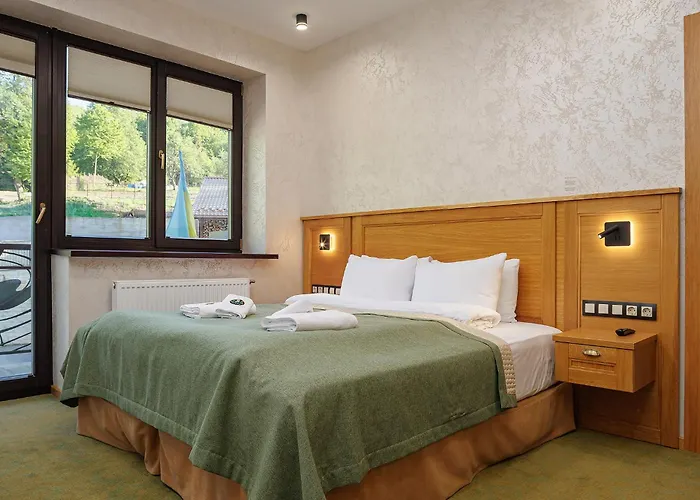 Hotel Molfar & карпати Saján