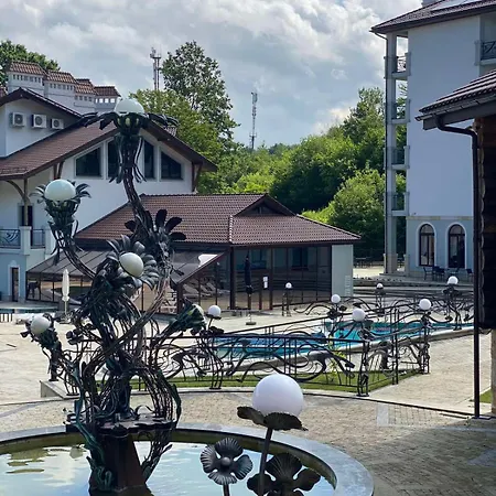 Molfar & карпати 酒店