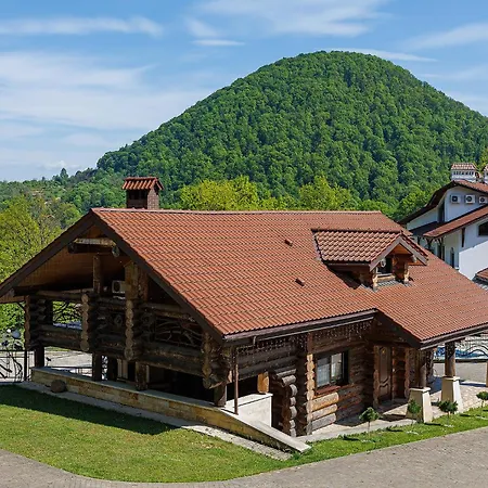 Molfar & карпати Otel 5*