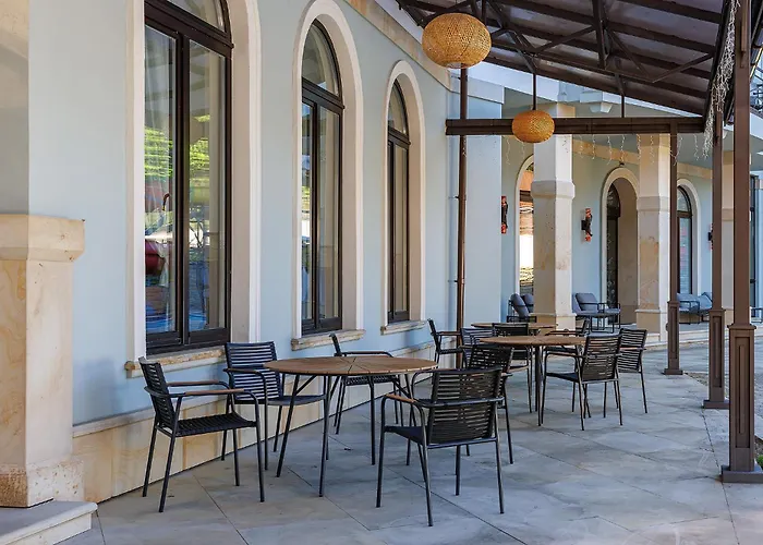 Molfar & карпати Otel 5*